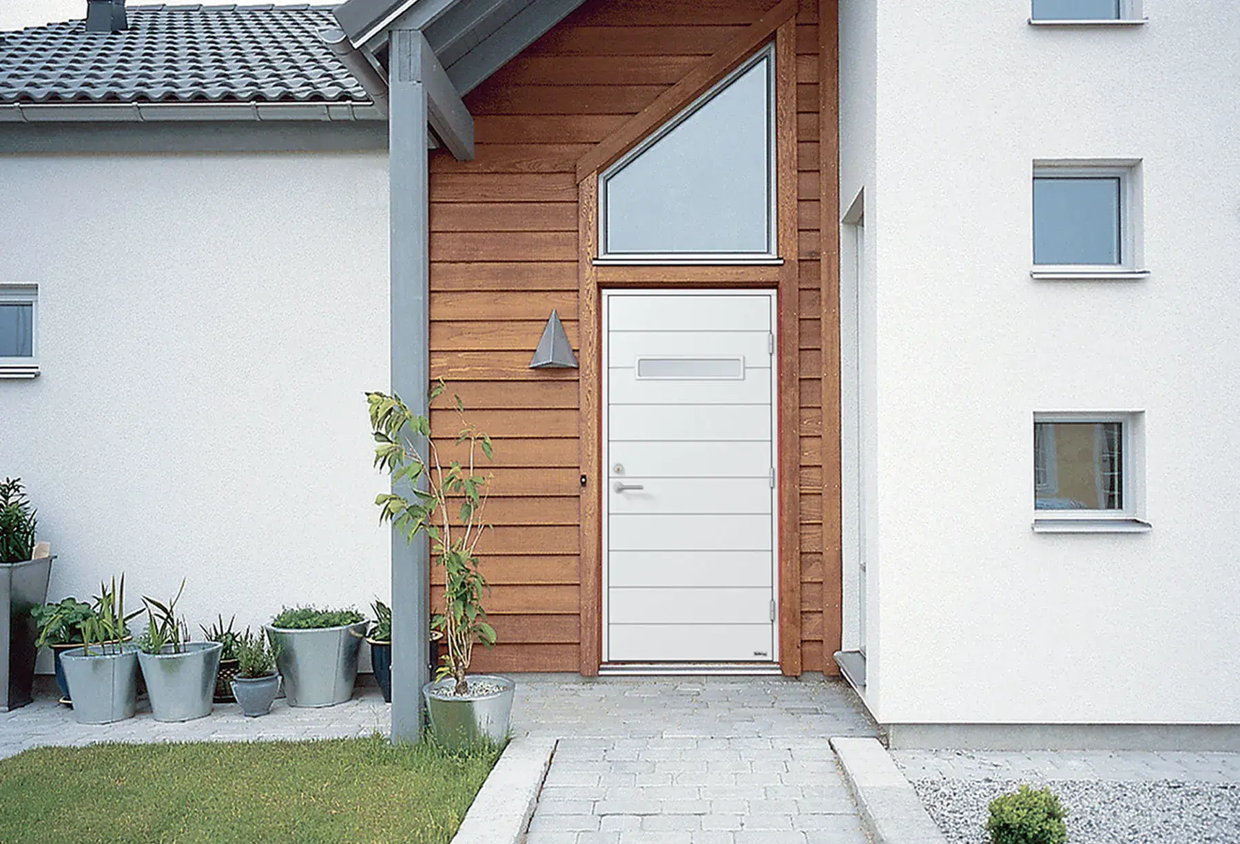 Ytterdörr från nordan levereras och installeras av norlux fönster.